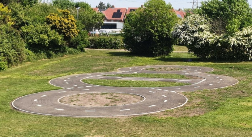 Play Road